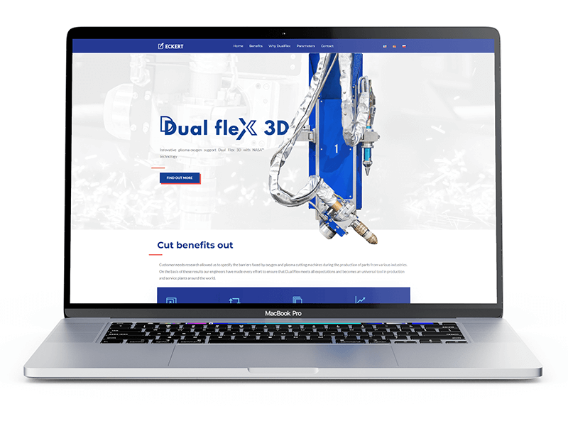 Laptop ze stroną internetową Dual Flex 3D